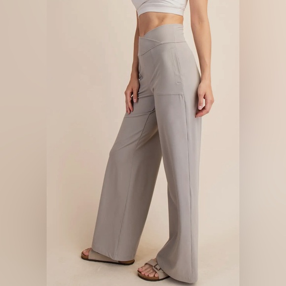 Pants - NWT - Life Goes On - Pants